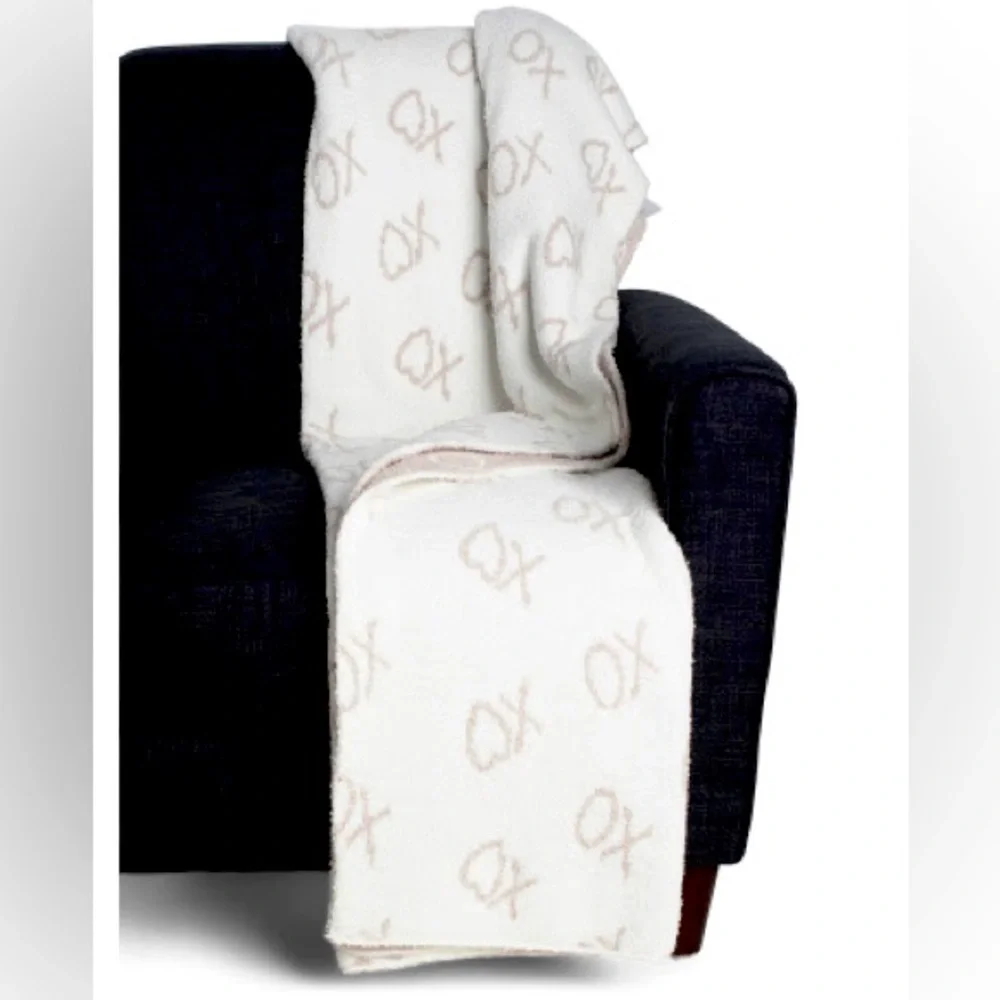 Valentine’s Day Rachel Roy XoXo Hearts Feather Knit Throw NWT HTF